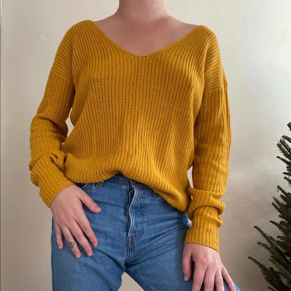 Sweaters - SOLD-Oversized knitted sweater with lace-up back